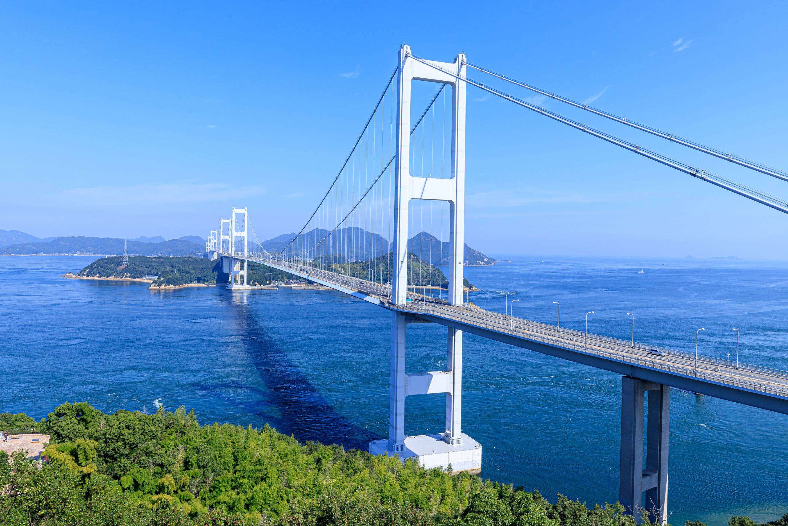 広島県尾道市と愛媛県今治市を結ぶ約60kmのしまなみ海道